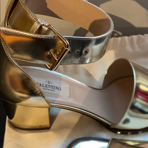 Valentino Gold Metallic Leather Rockstud Sandals - Picture 12 of 12
